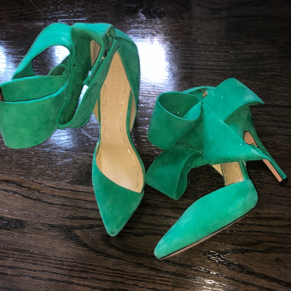 Green Suede bow pumps by Aminah Abdul Jillil - Picture 3 of 3